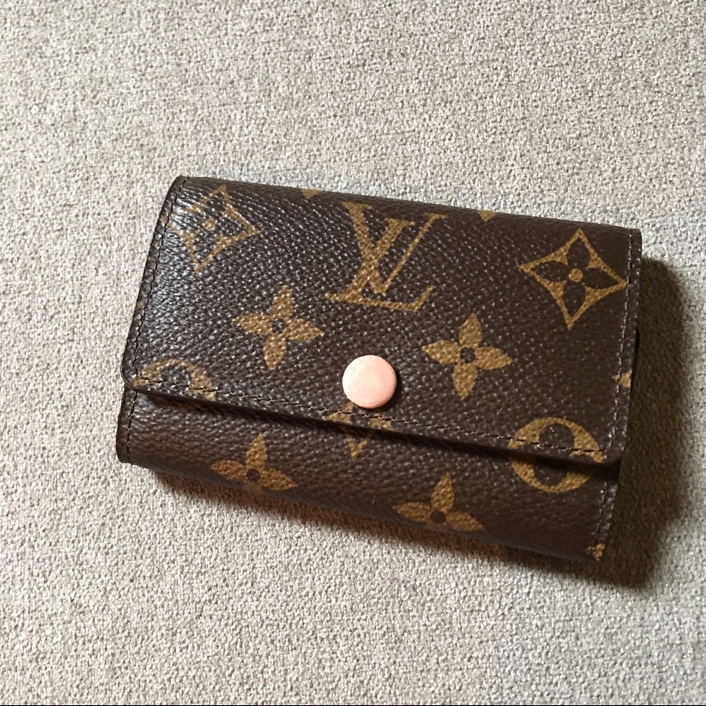 Louis Vuitton Rose Ballerine Key Cles